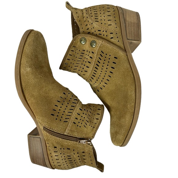 BareTraps Greta Suede Ankle Booties 8.5 - Picture 8 of 13